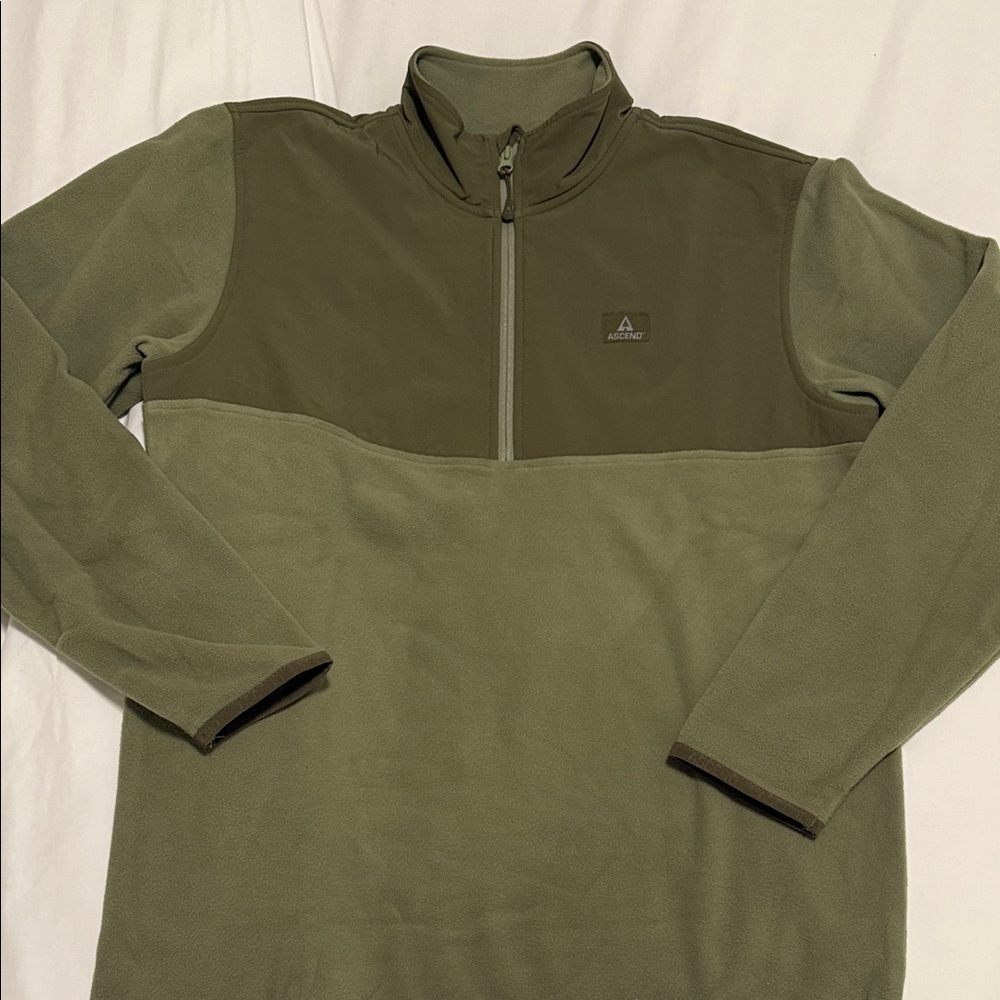 Ascend medium Two-Tone Green Fleece Pullover